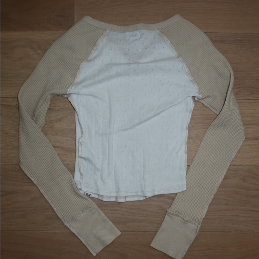 Urban Outfitters White and Tan Long Sleeve - Picture 4 of 4